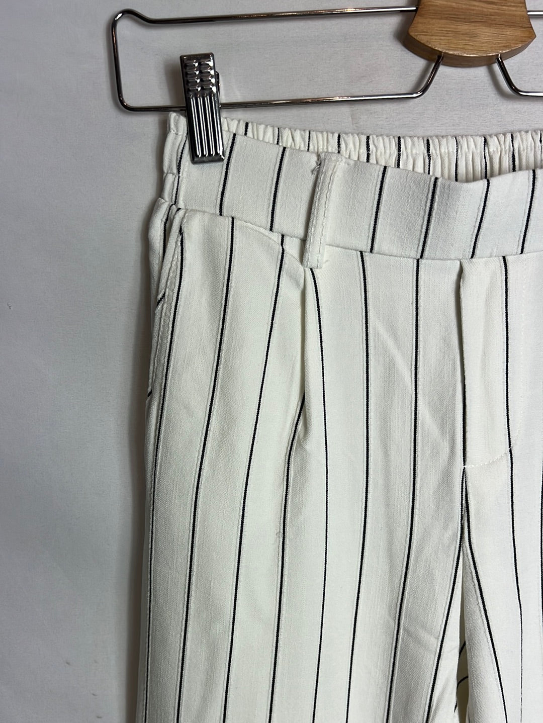 BERSHKA. White striped flowing trousers. TS