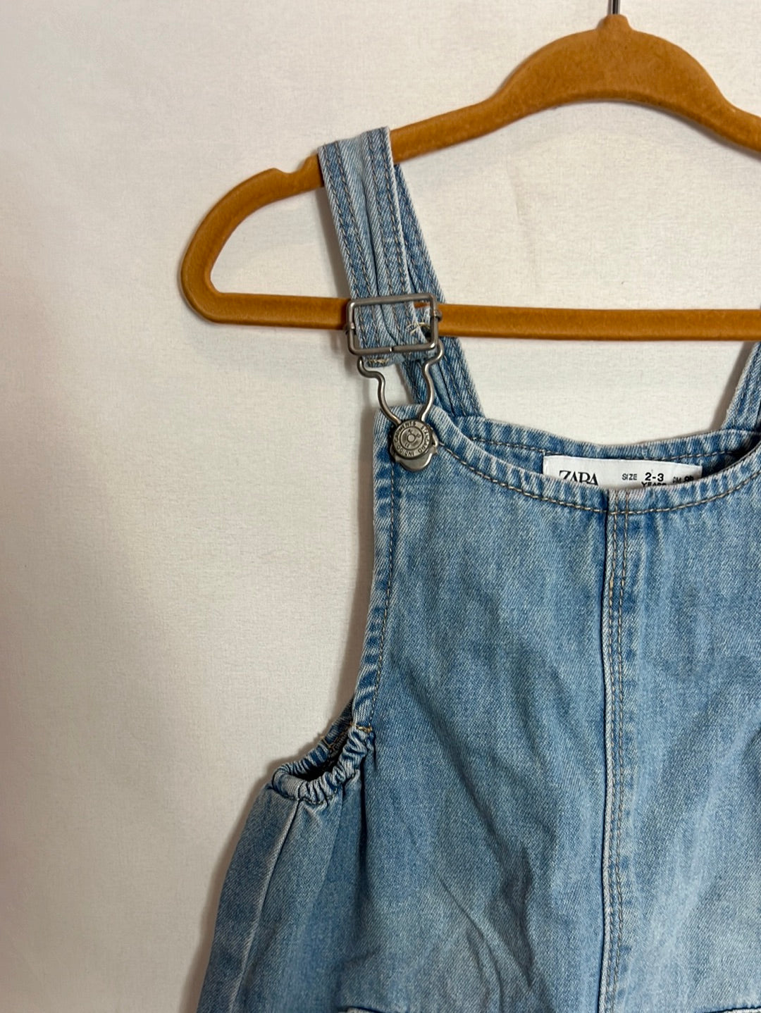 ZARA. Denim dungarees with pockets. Size 2-3 years