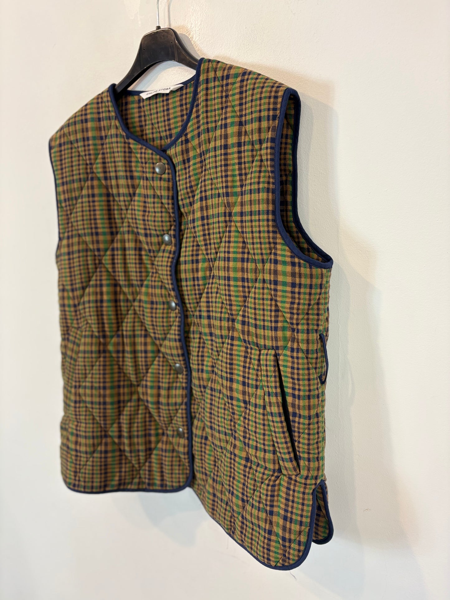 CHLOÉ STORA PARIS. Chaleco acolchado cuadros