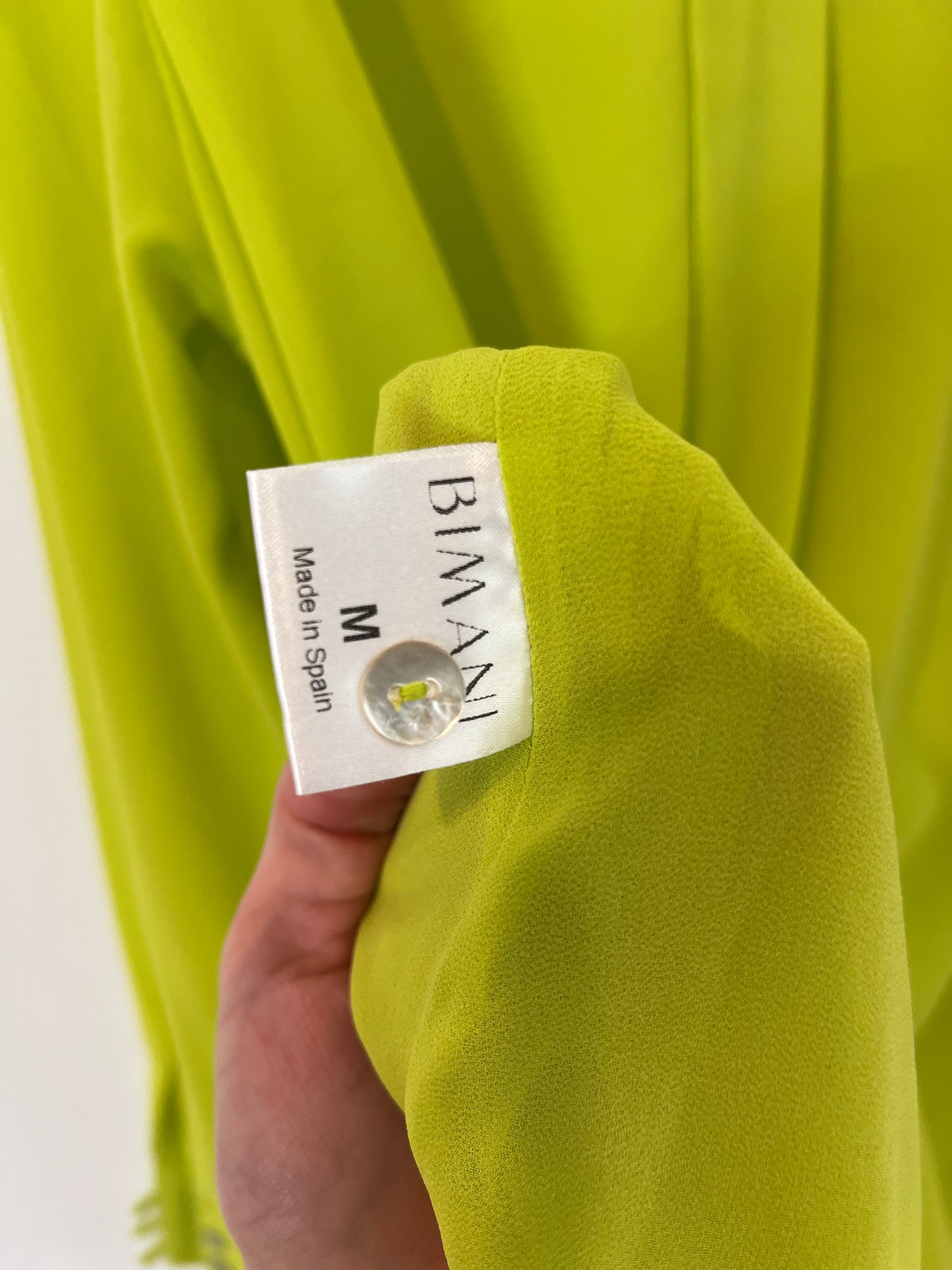 BIMANI. Blusa verde lima abotonada T.m