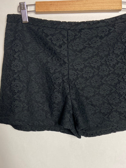 SHANA. Short negro encaje. T M