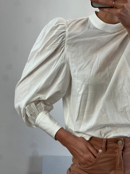 SCALPERS. White blouse with sleeve detail. TM