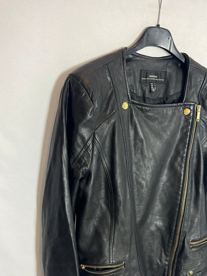 MANGO. Chaqueta piel negra. T L