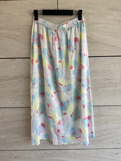 DES PETITS HAUTS. Falda midi abotonada colores T.s