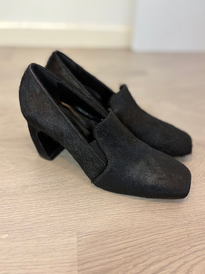 ZARA. Tacones negros textura