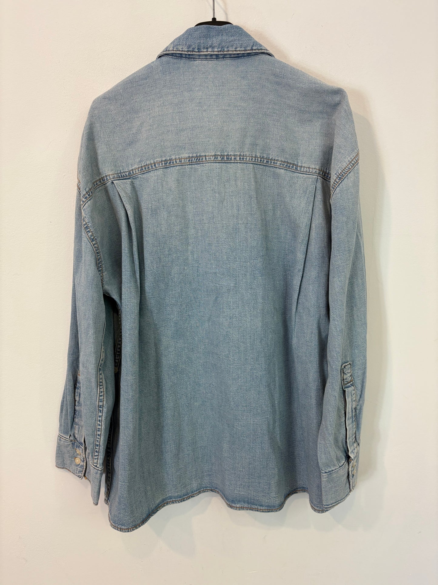 ZARA. Camisa denim. T M