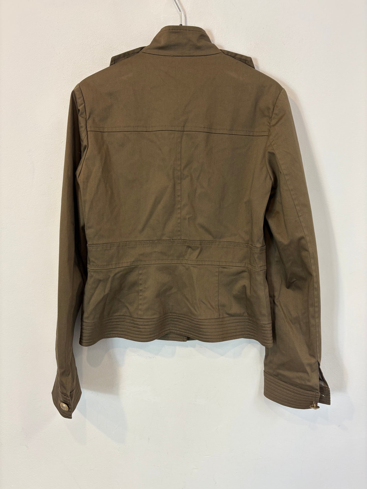 PINKO. Chaqueta verde bolsillos