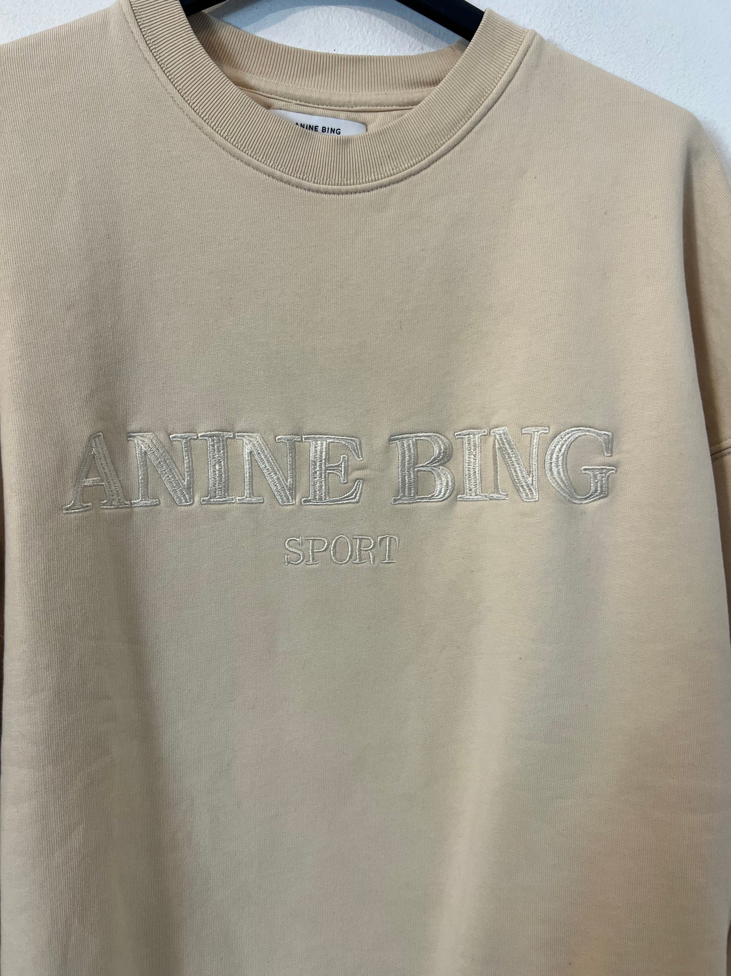 ANINE BING. Sudadera beige letras