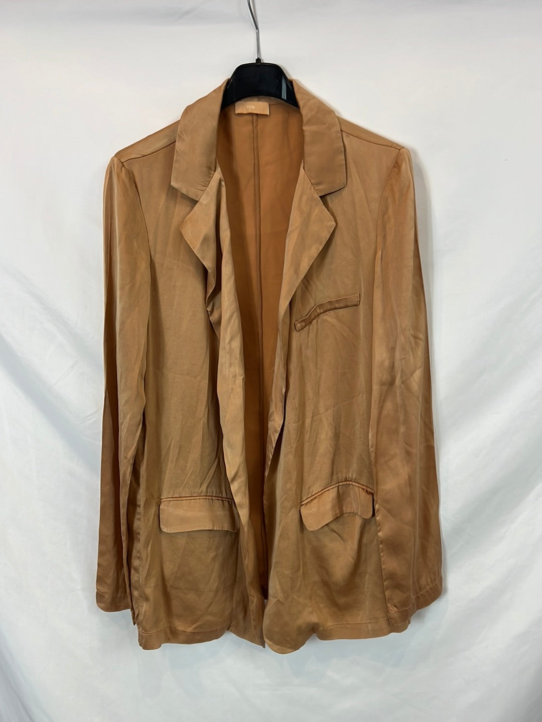 TCN. Camel silk fluid blazer. TM