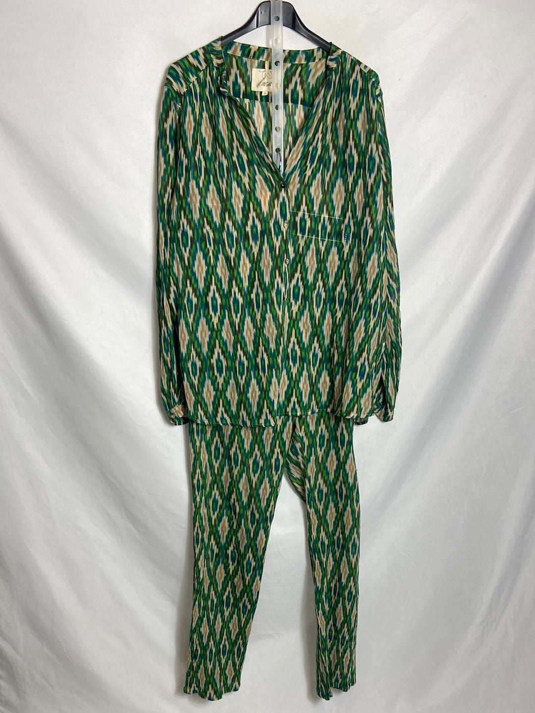 DIEGA. Total green print look Ts