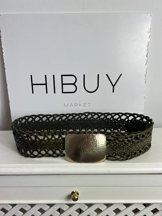 OTRAS. Cinturón ancho verde trenzado