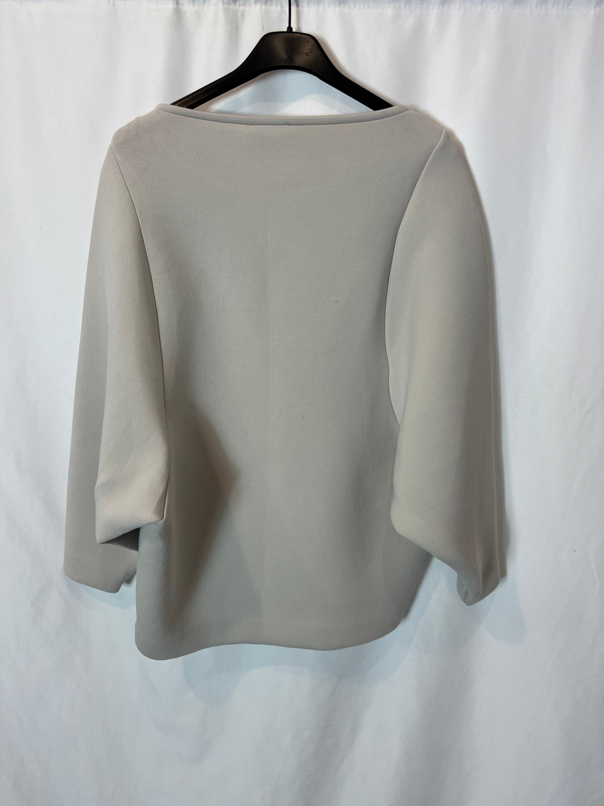 COS. Sudadera beige textura neopreno. T XS