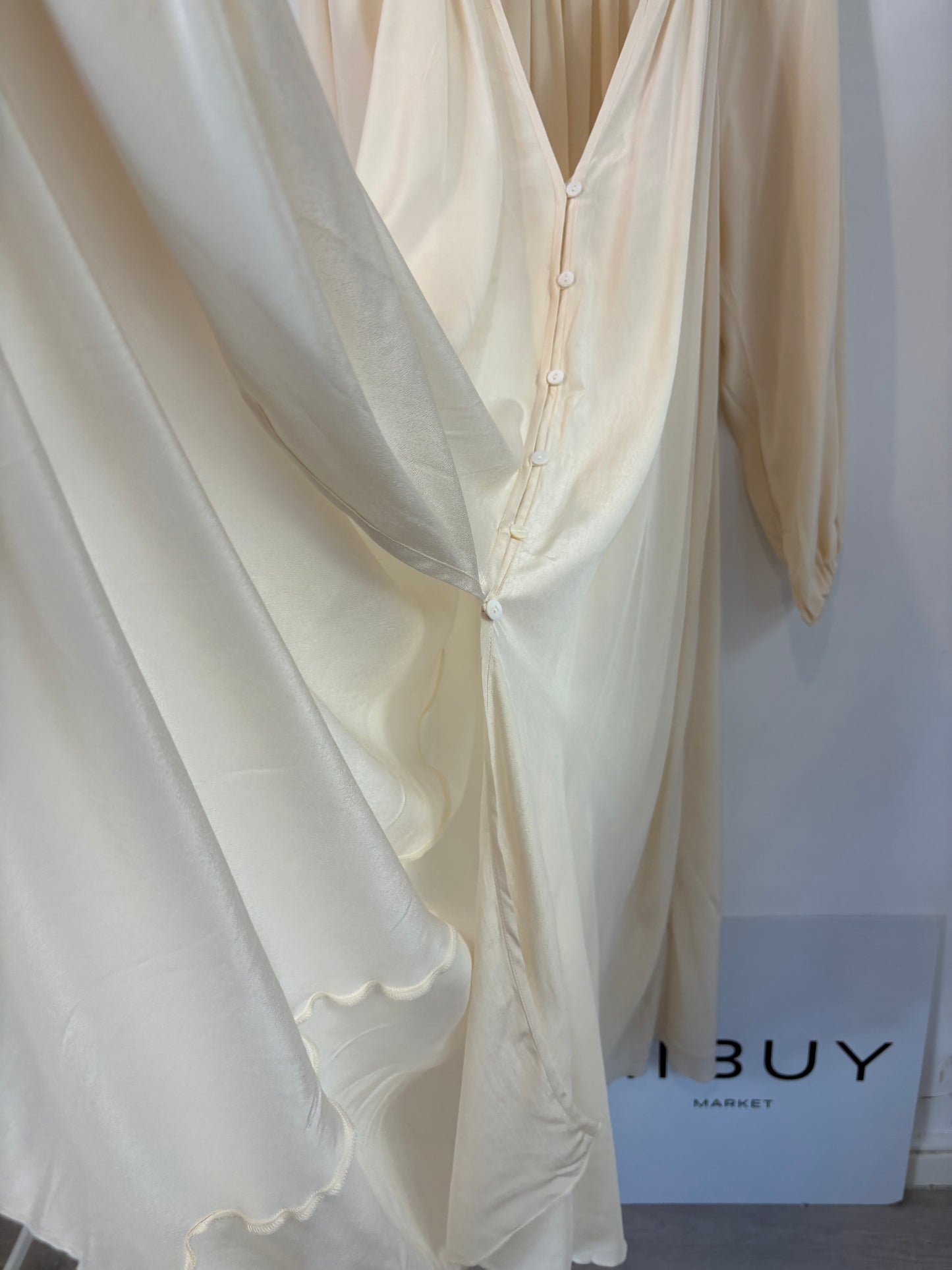 BRUNA. Vestido largo vaporoso beige. TU (S/M)