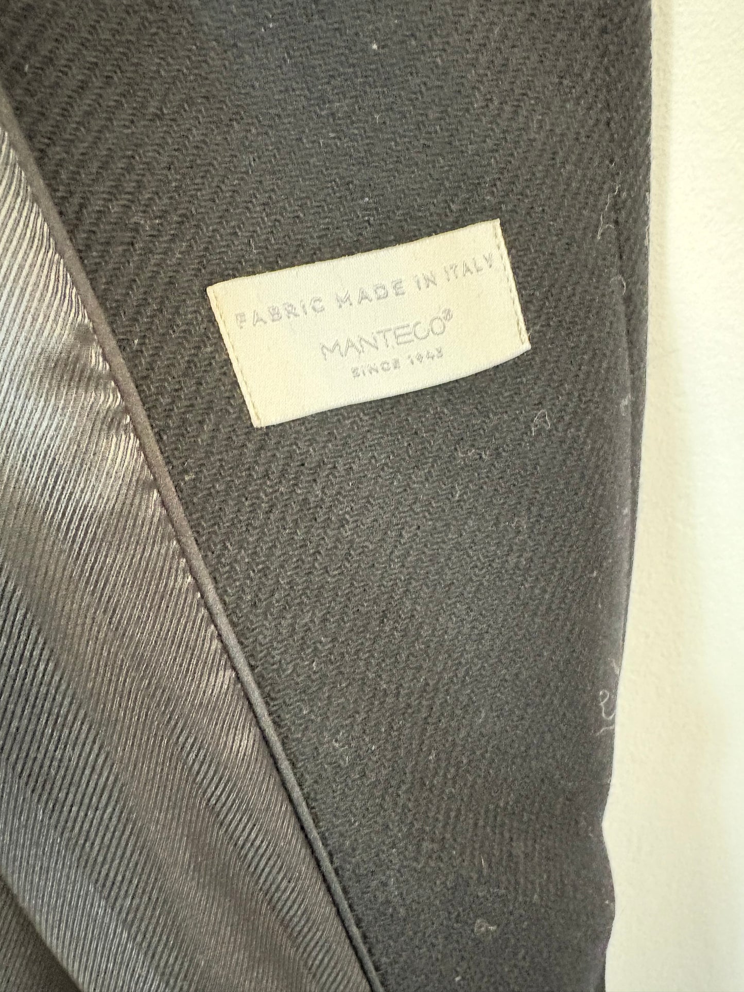 MANGO. Abrigo largo negro lana