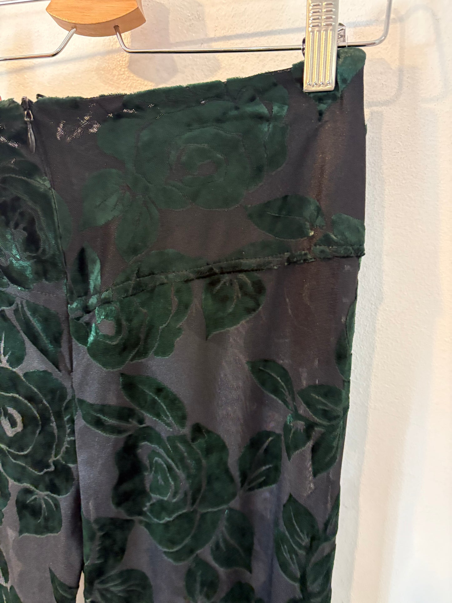 RAMONALARUE. Pantalón fluido con terciopelo