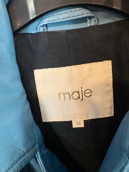 MAJE. Cazadora piel azul cremalleras