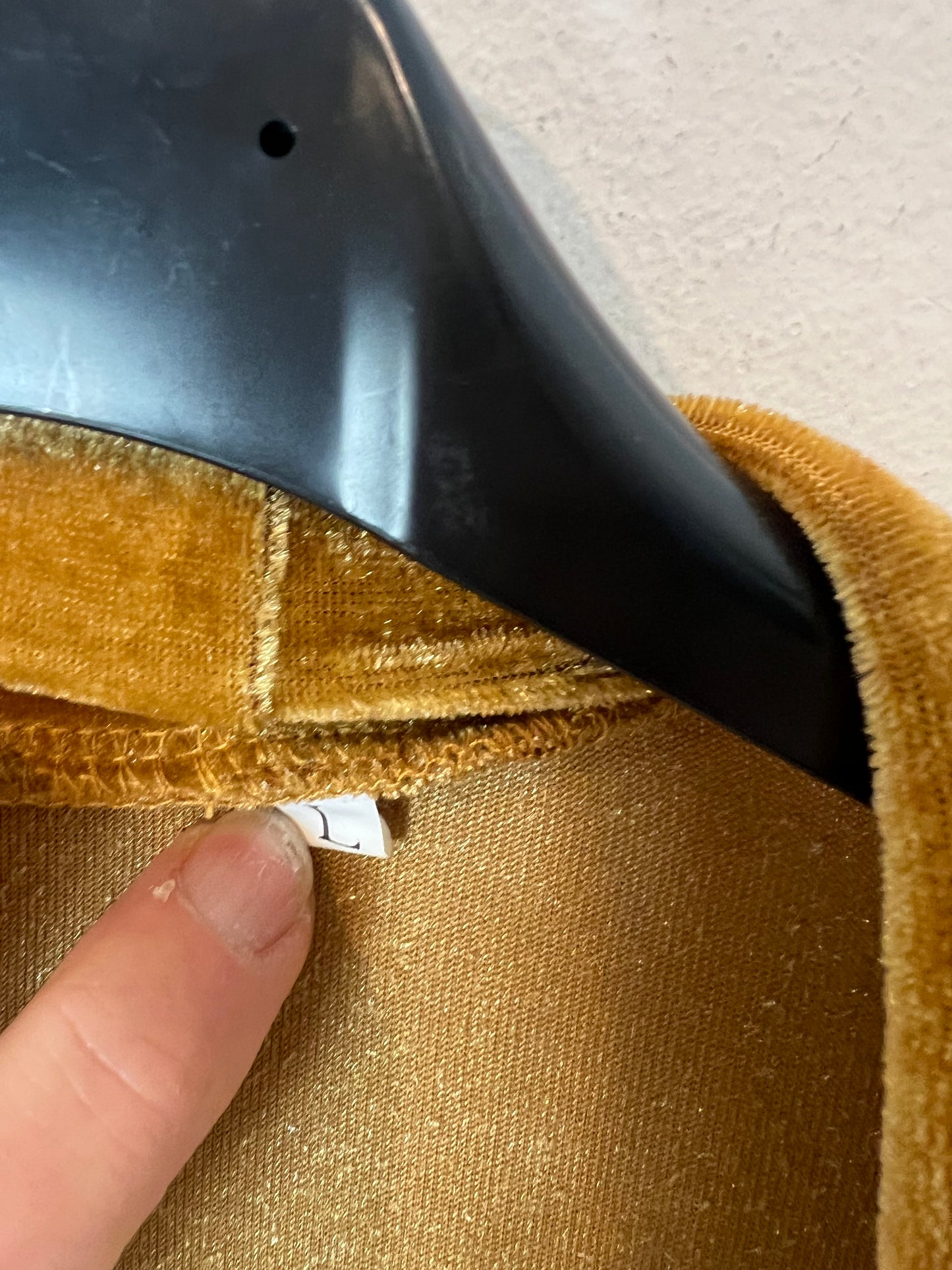 OTRAS. Kimono mostaza terciopelo. T L