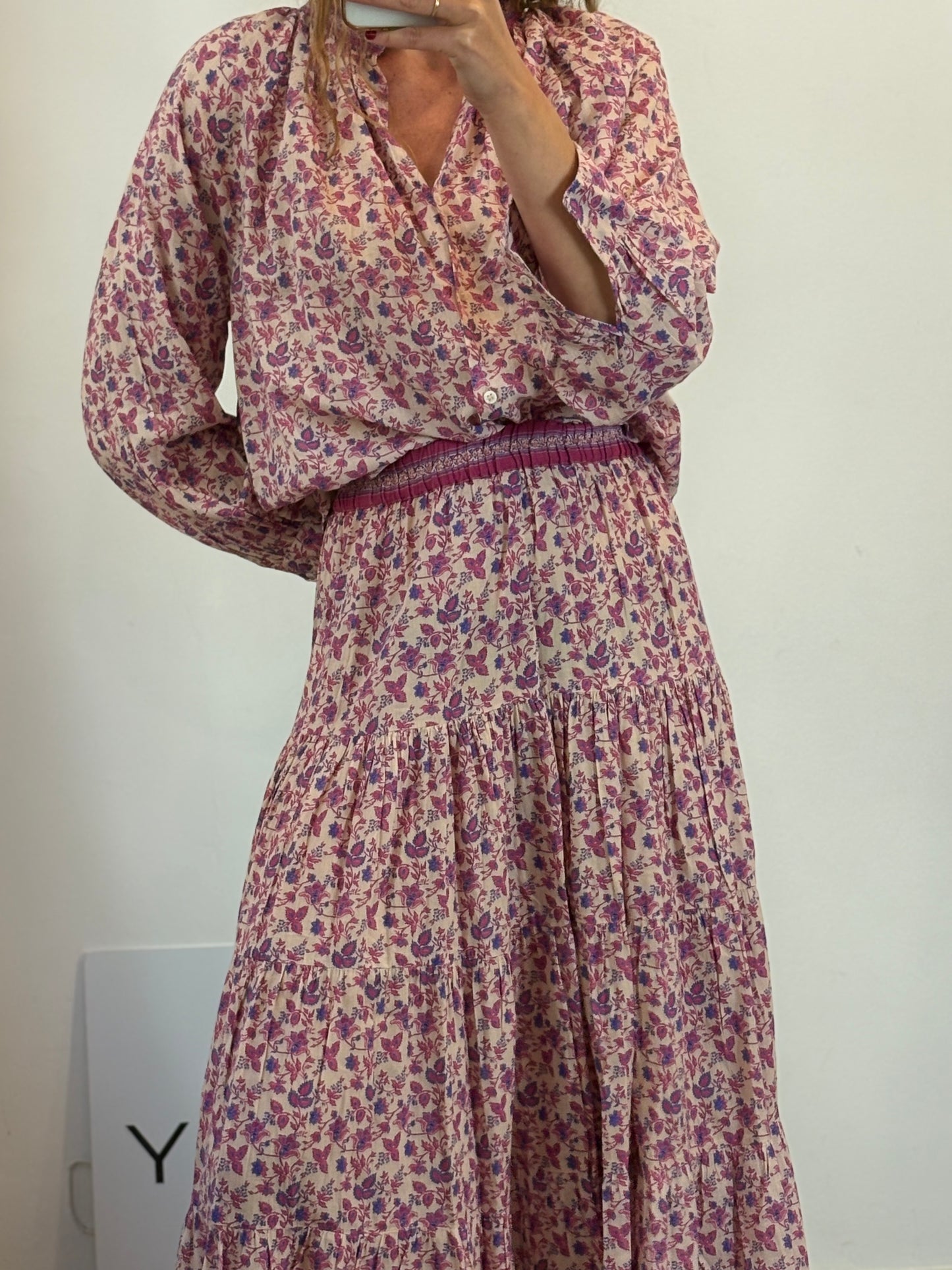 PETITE MENDIGOTE. Conjunto falda larga y blusa estampadas