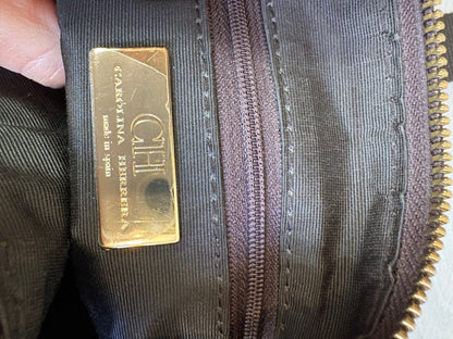 CAROLINA HERRERA. Bolso marrón piel asa regulable