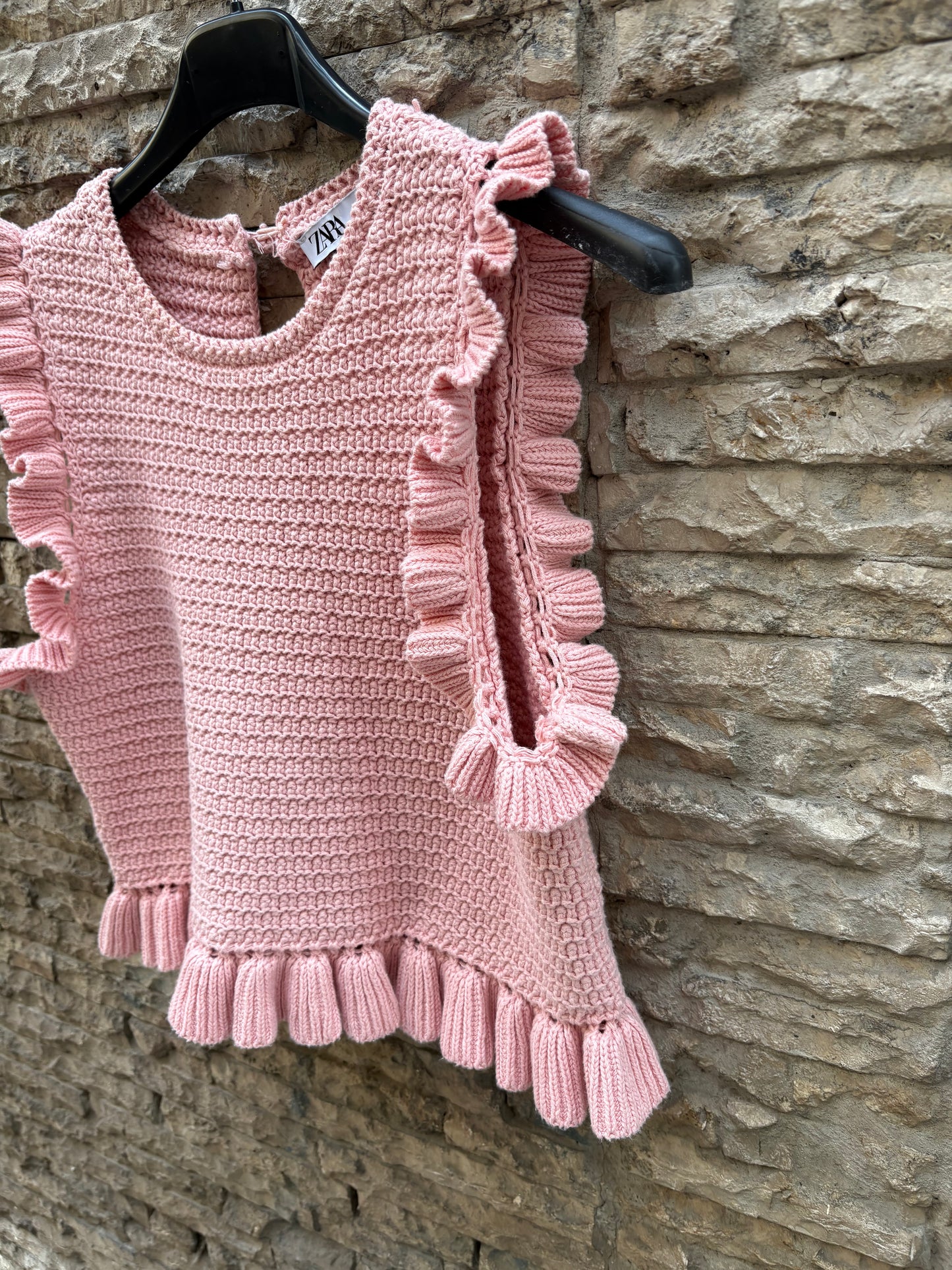 ZARA. Top punto rosa volante