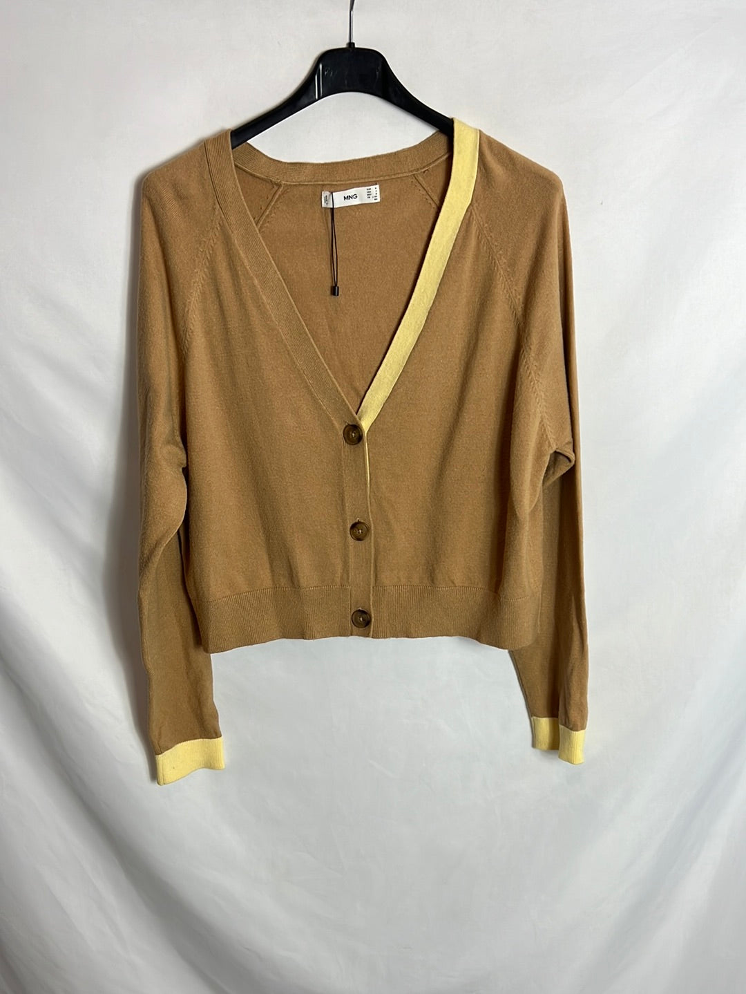 MANGO. Cárdigan beige detalles T.m
