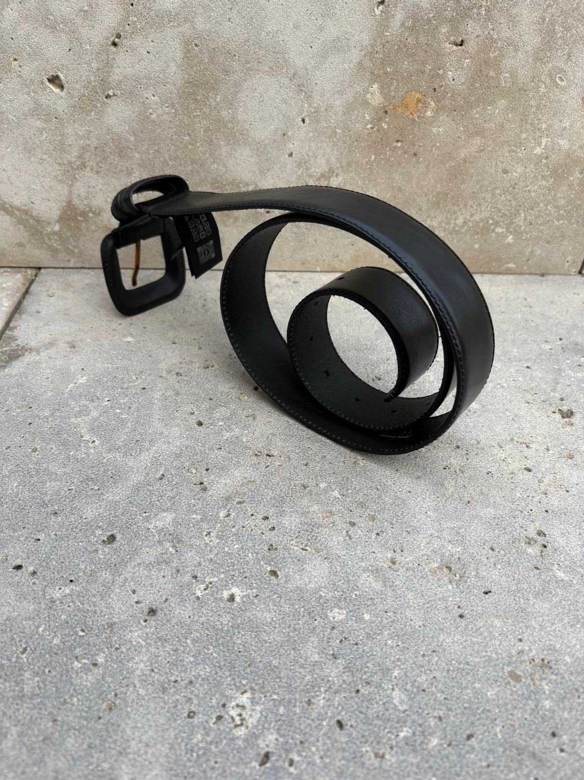 ZARA. Cinturón piel negro