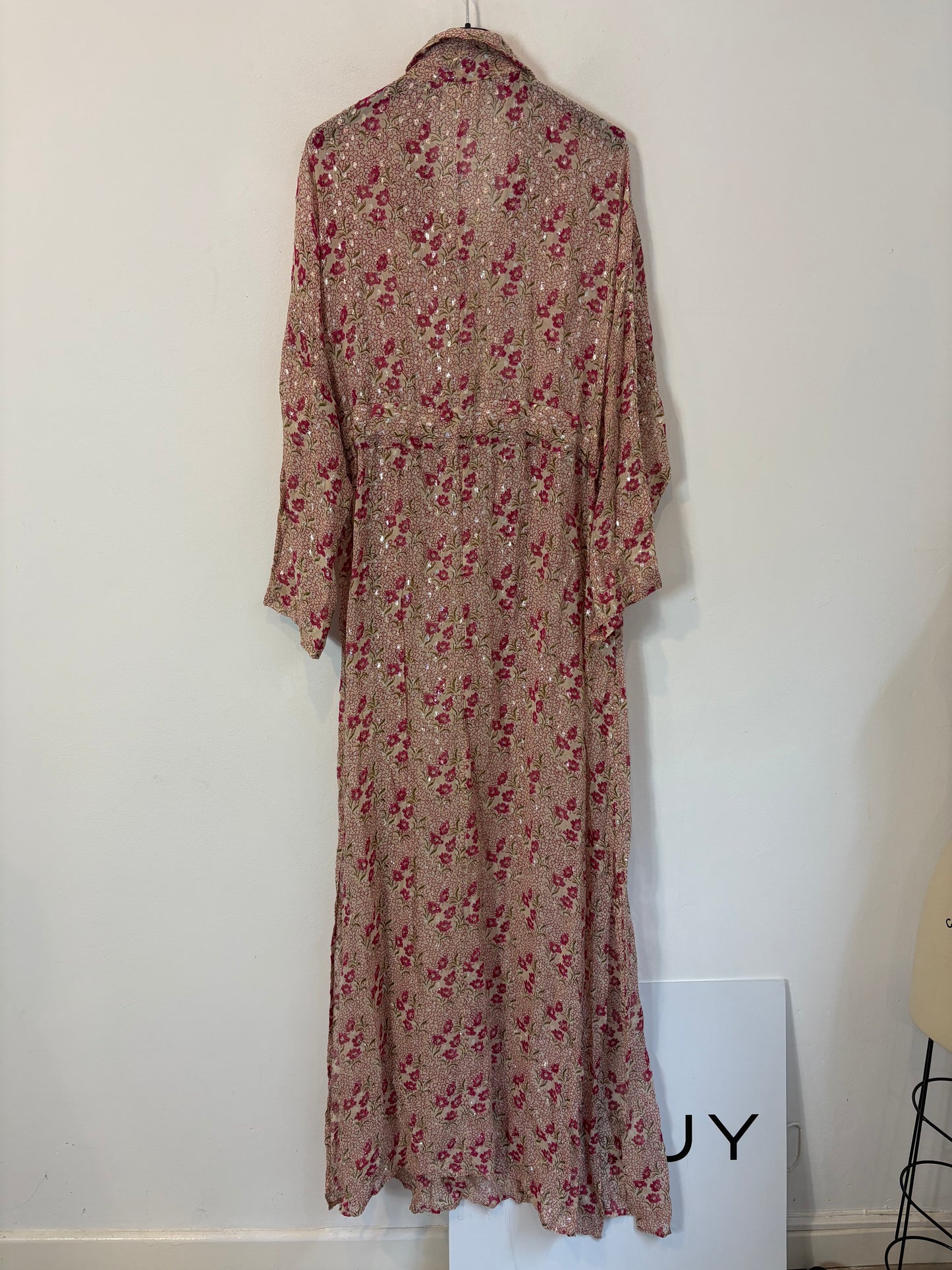 TEN TWELVE. Vestido largo estampado aberturas