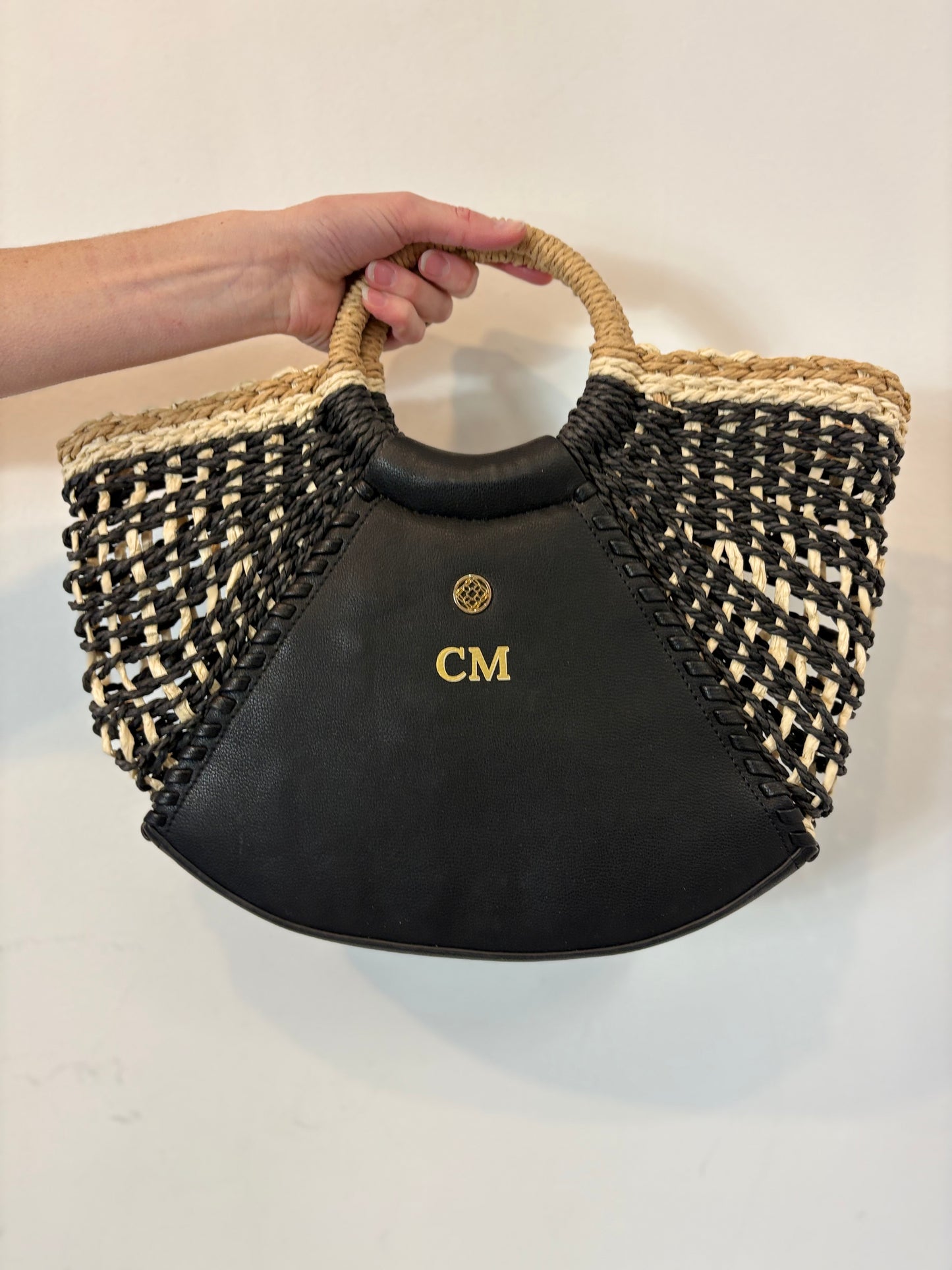 LONBALI. Bolso de mano siglas