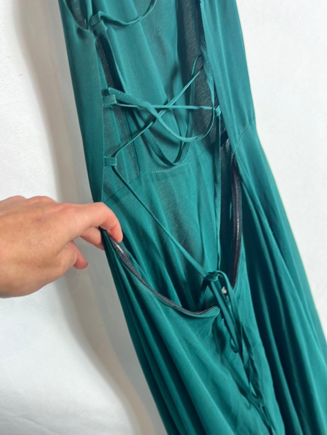 OTRAS. Vestido largo verde detalle espalda. T S