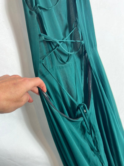 OTRAS. Vestido largo verde detalle espalda. T S