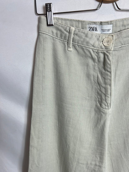 ZARA. Pantalón culotte color piedra. T 34