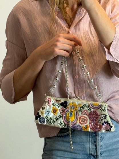 OTRAS. Bolso de mano abalorios colores