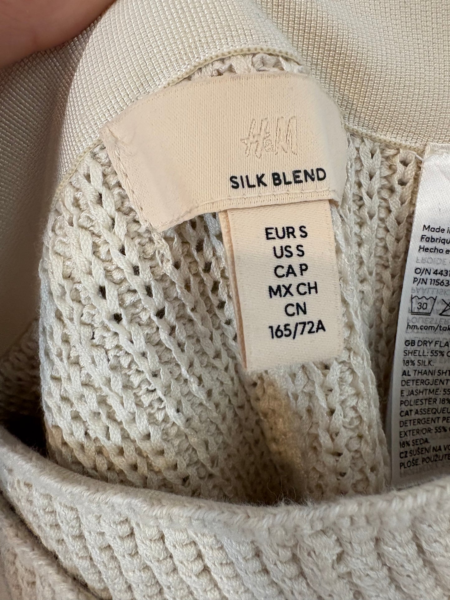 H&amp;M. Beige short skirt with silk. TS