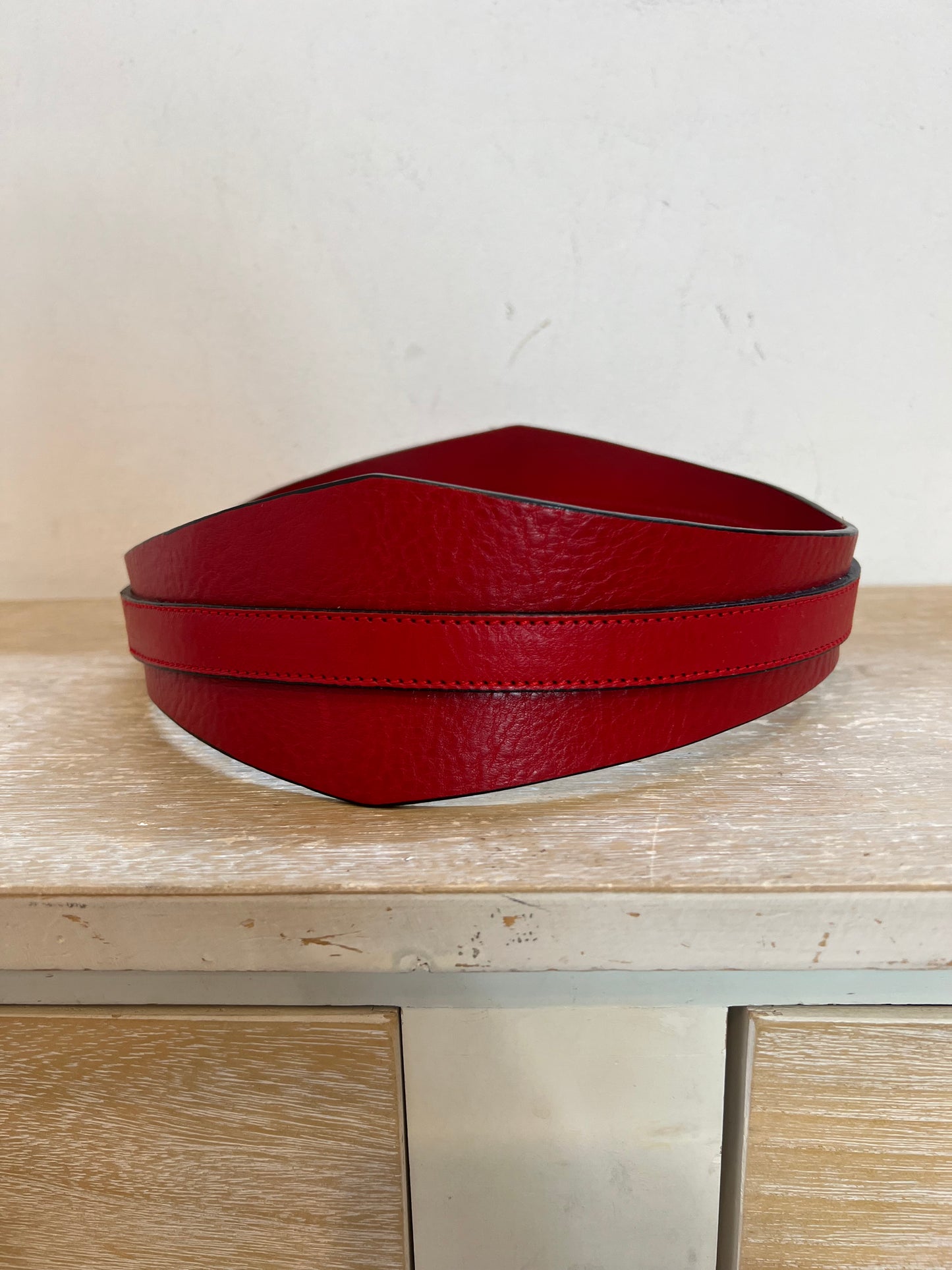 IQ COLLECTION. Leather sash belt