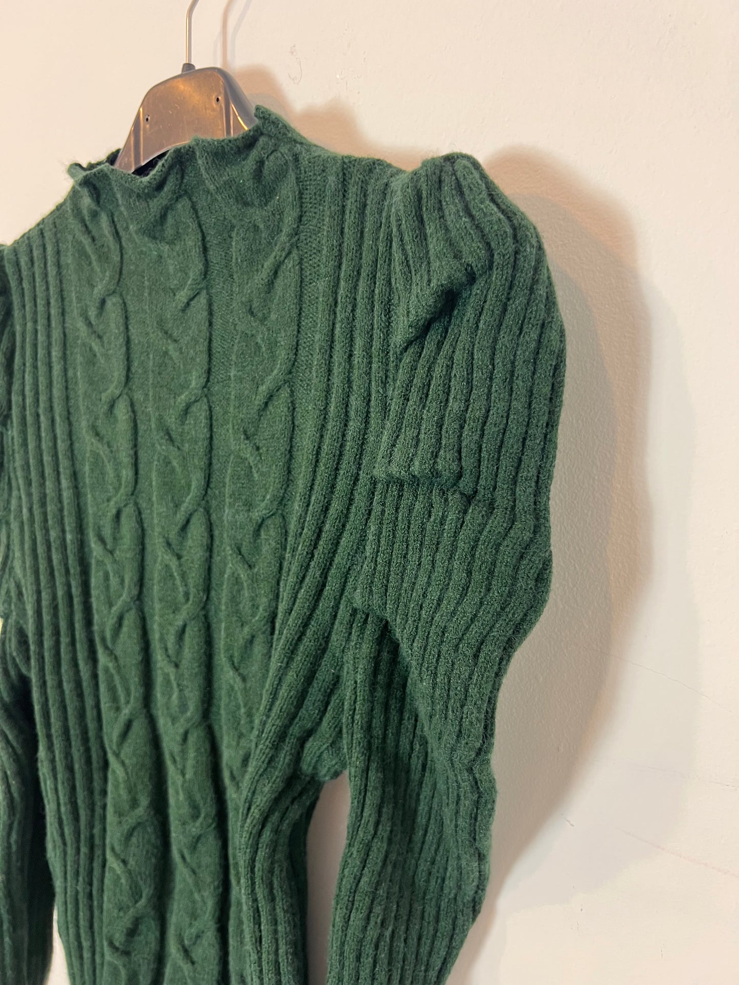 TOWERS BY ANDREA. Green cable knit top/sweater Tu(S)