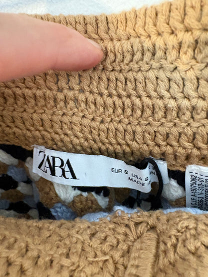 ZARA. Pantalón corto croché T.s