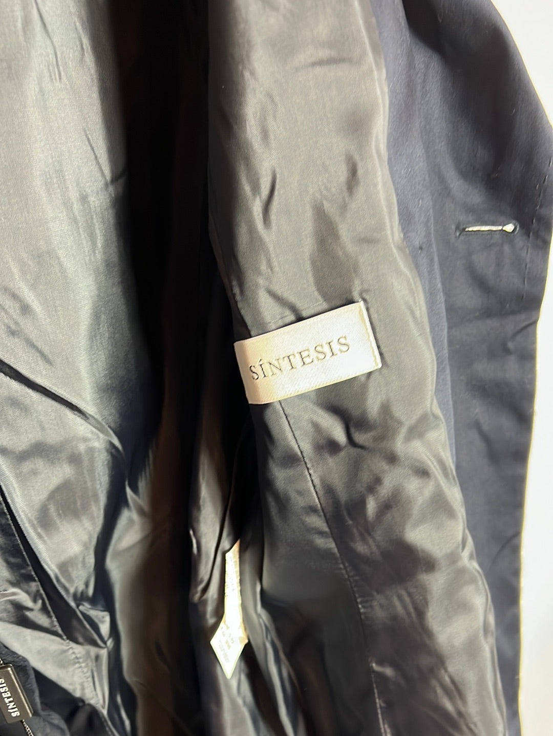 SYNTHESIS. Blue trench coat with gold buttons. Size 46