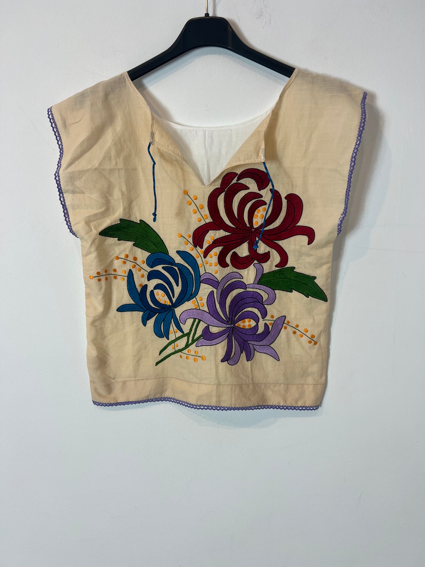 OTRAS. Top beige bordados. T xs/s