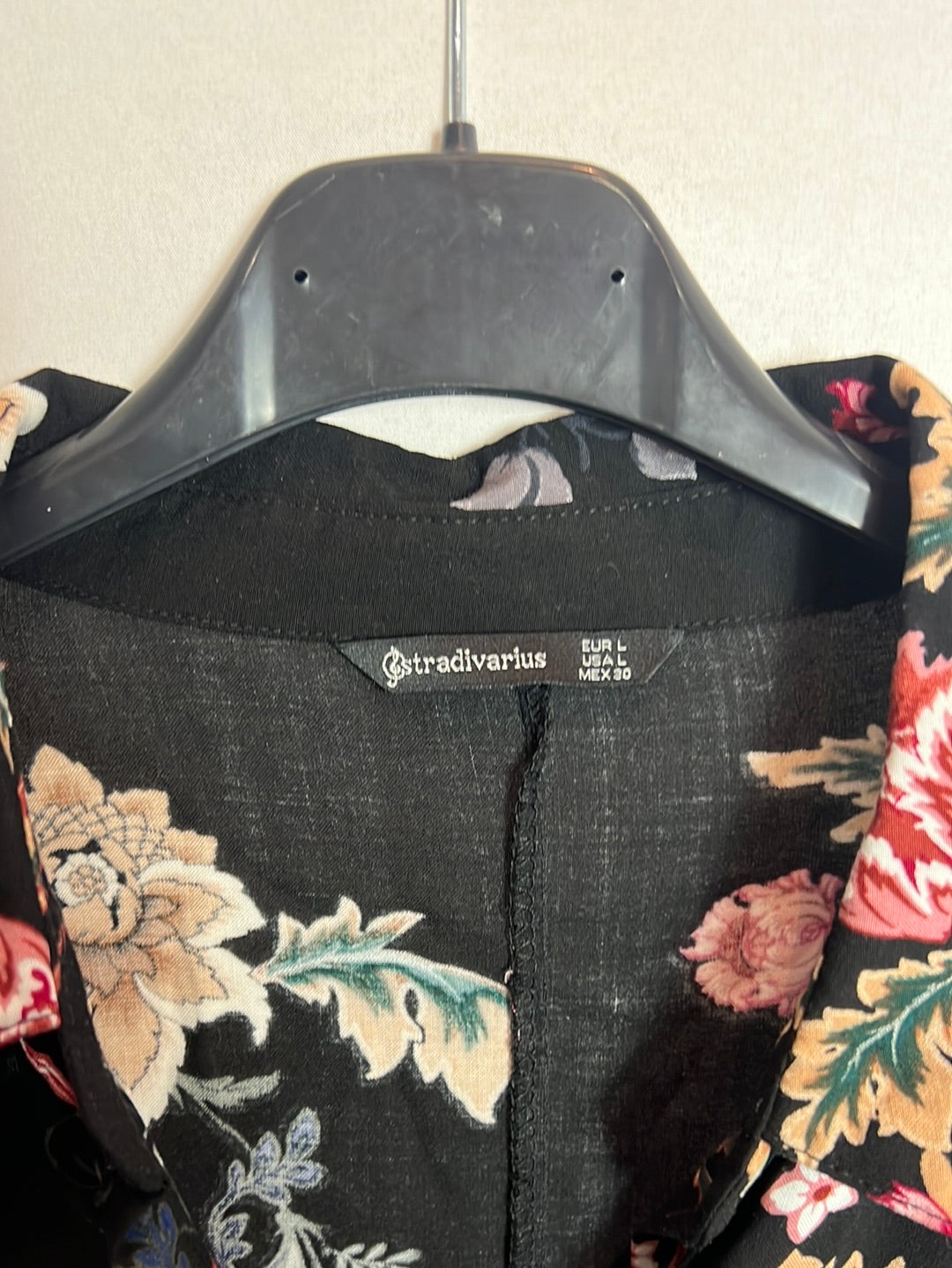STRADIVARIUS. Black floral shirt dress. T.L.