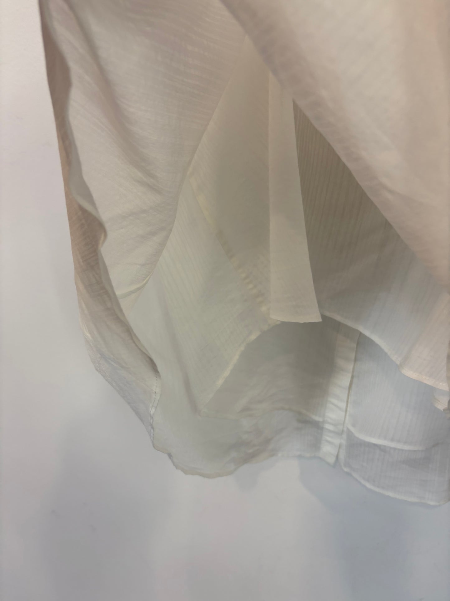 ZARA. Top blanco detalle escote. T XL