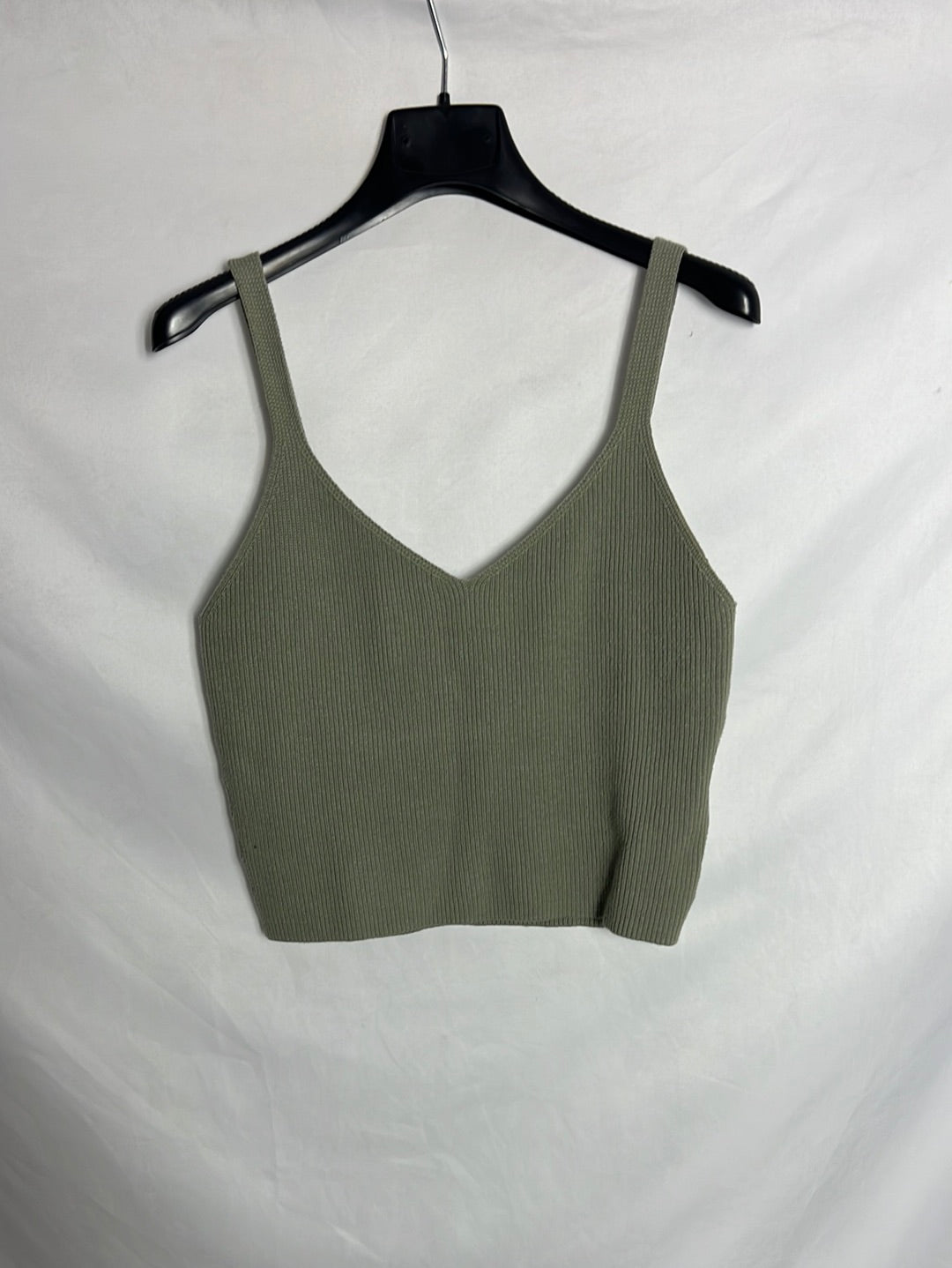 FOREVER 21. Green ribbed top. TM
