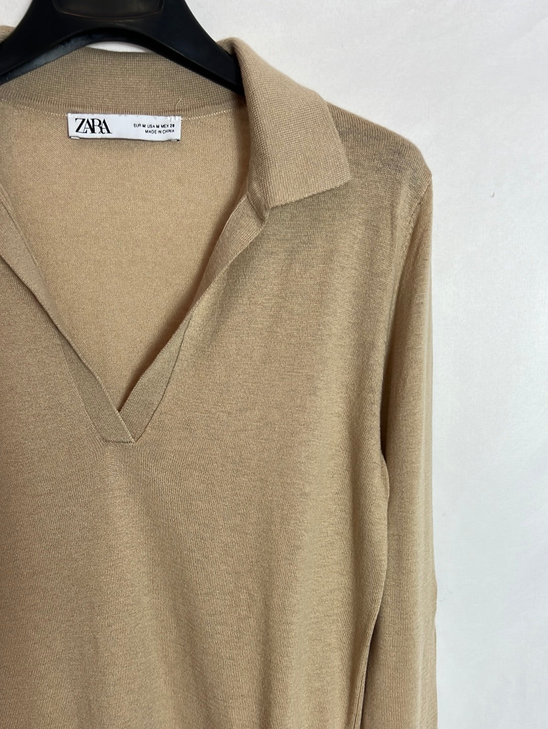 ZARA. Jersey beige polero T.m