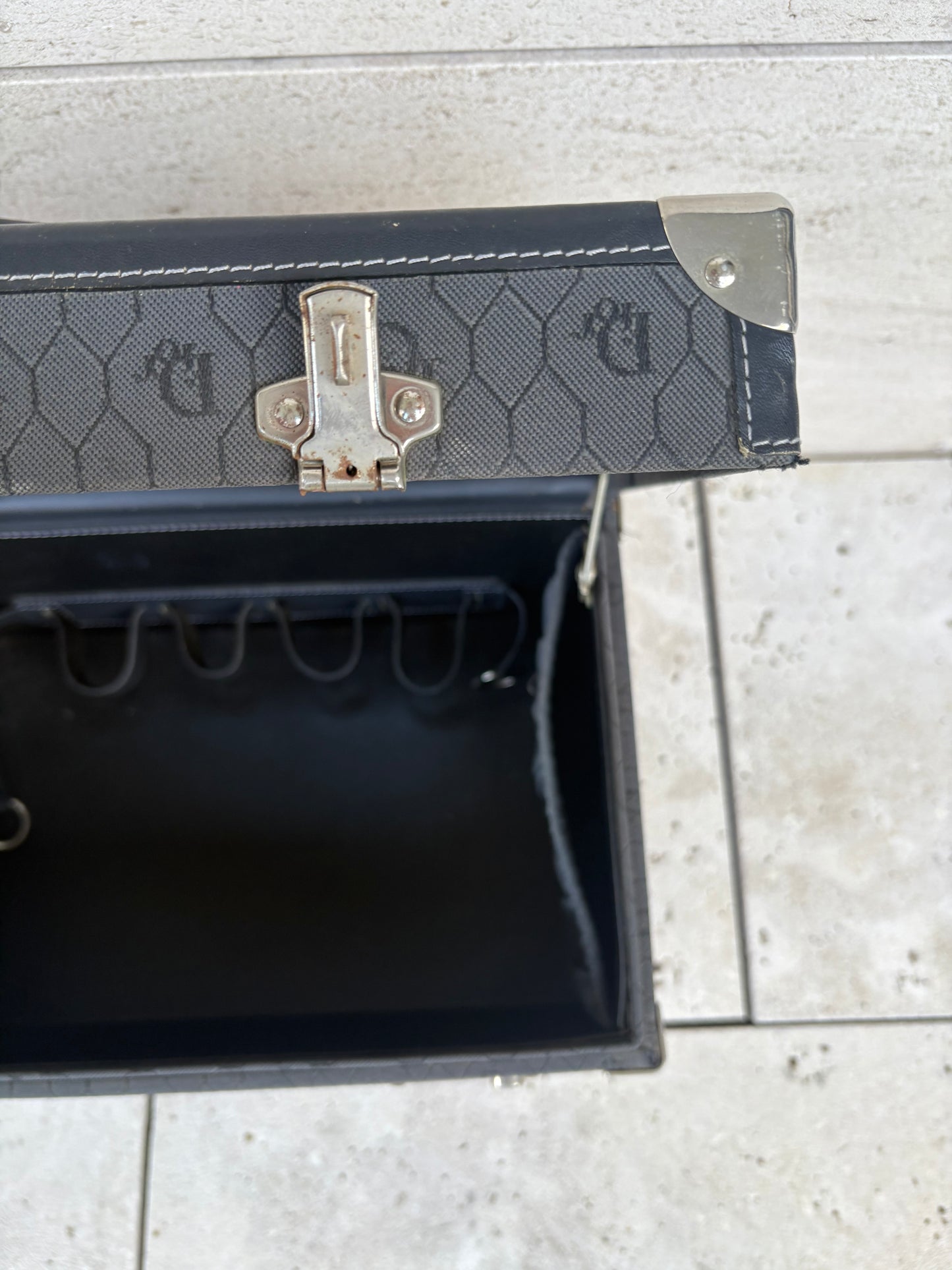 DIOR. Neceser de viaje