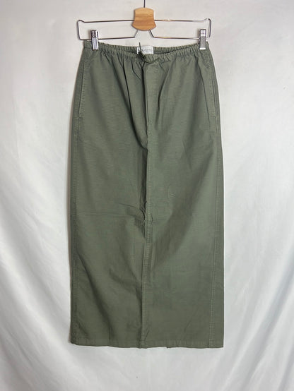 ZARA. Falda midi verde textura. T XS (Tara)