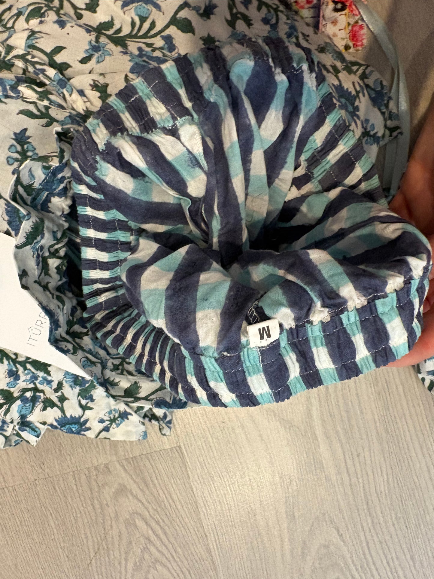 ITURRI ENEA. Conjunto pijamero flores azules y cuadros (varias tallas)