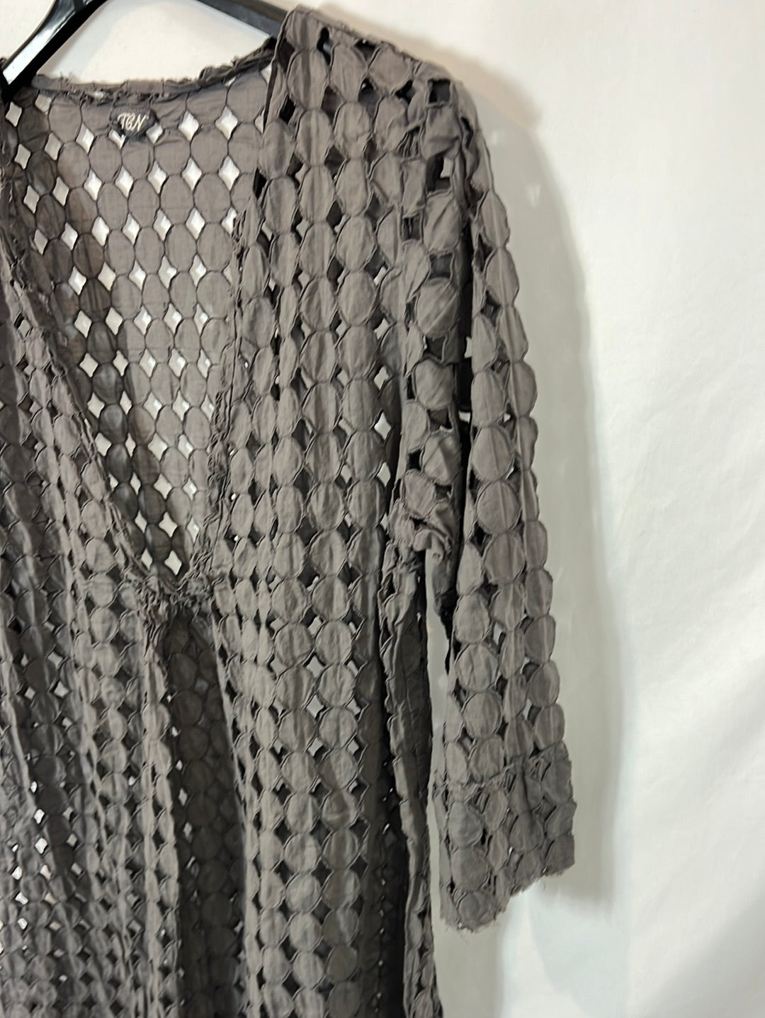 TCN. Short grey die-cut dress. Size M