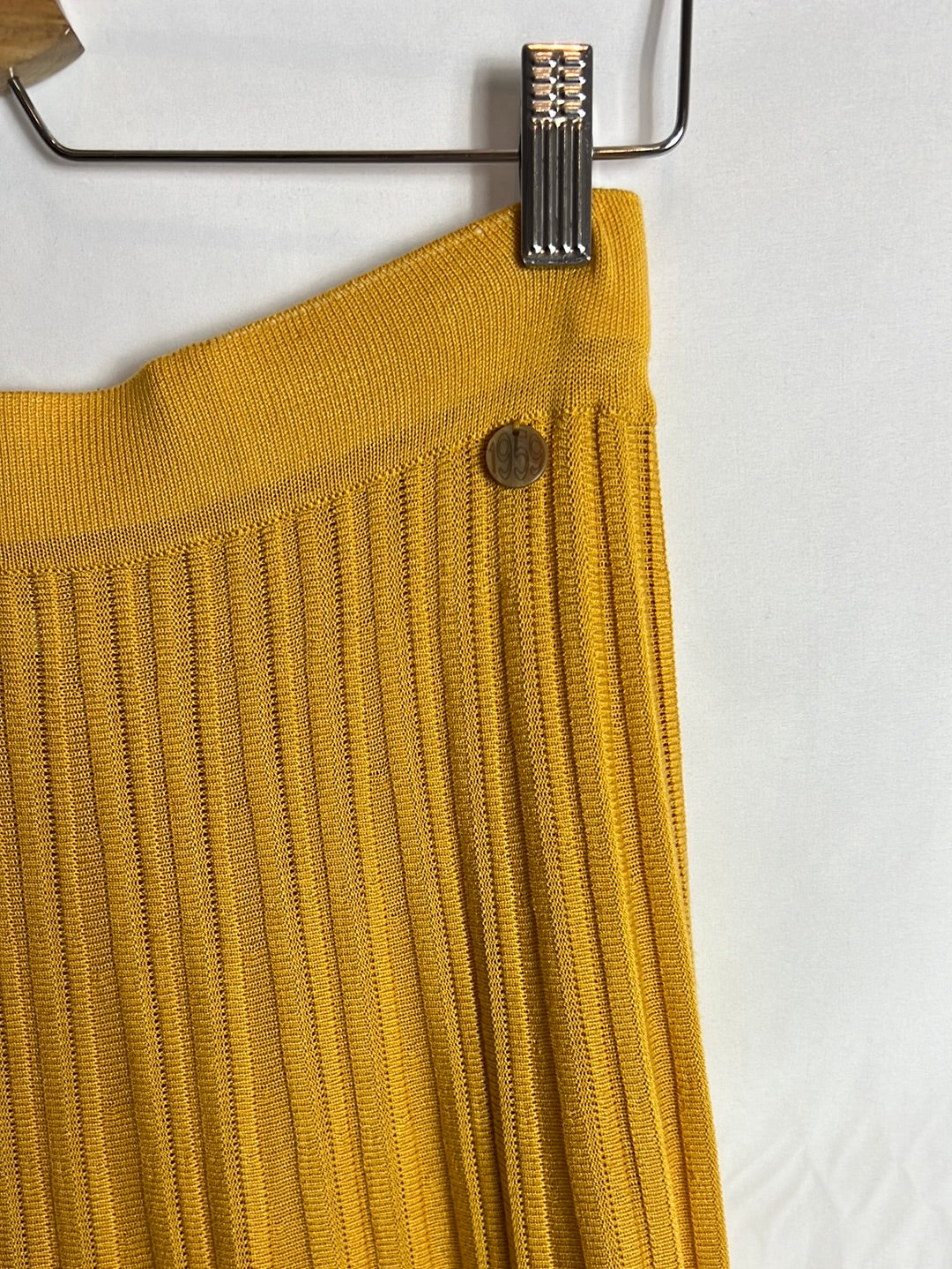 VIRIATO. Falda midi punto plisado T.s