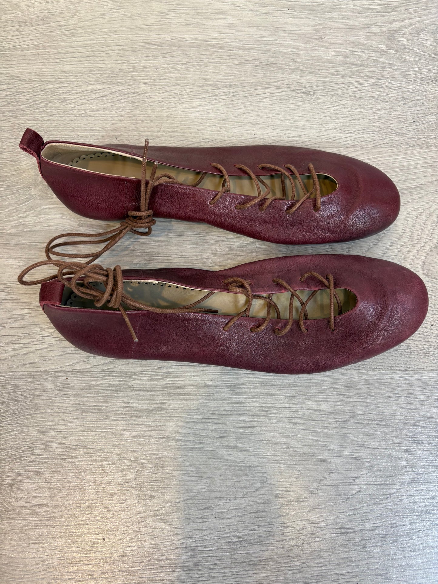 BOBO´S. Bailarina granate piel tiras