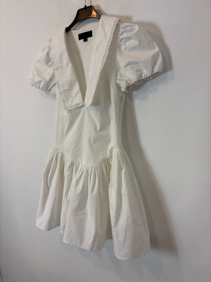 ZARA. Vestido blanco cuello