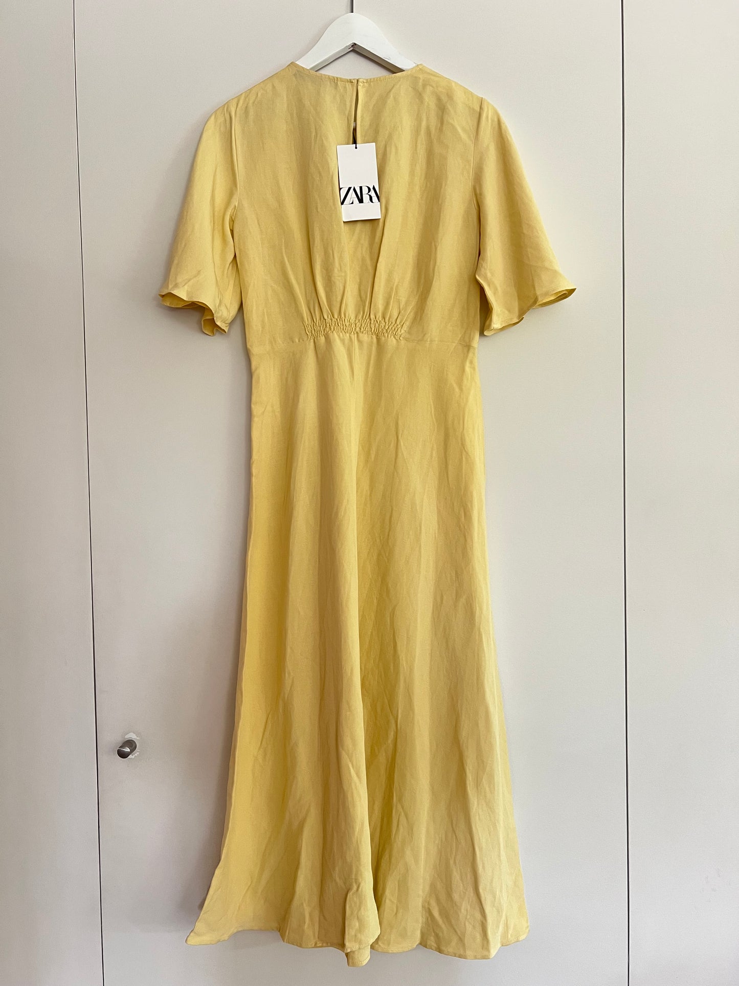 ZARA. Vestido amarillo con lino T.xs